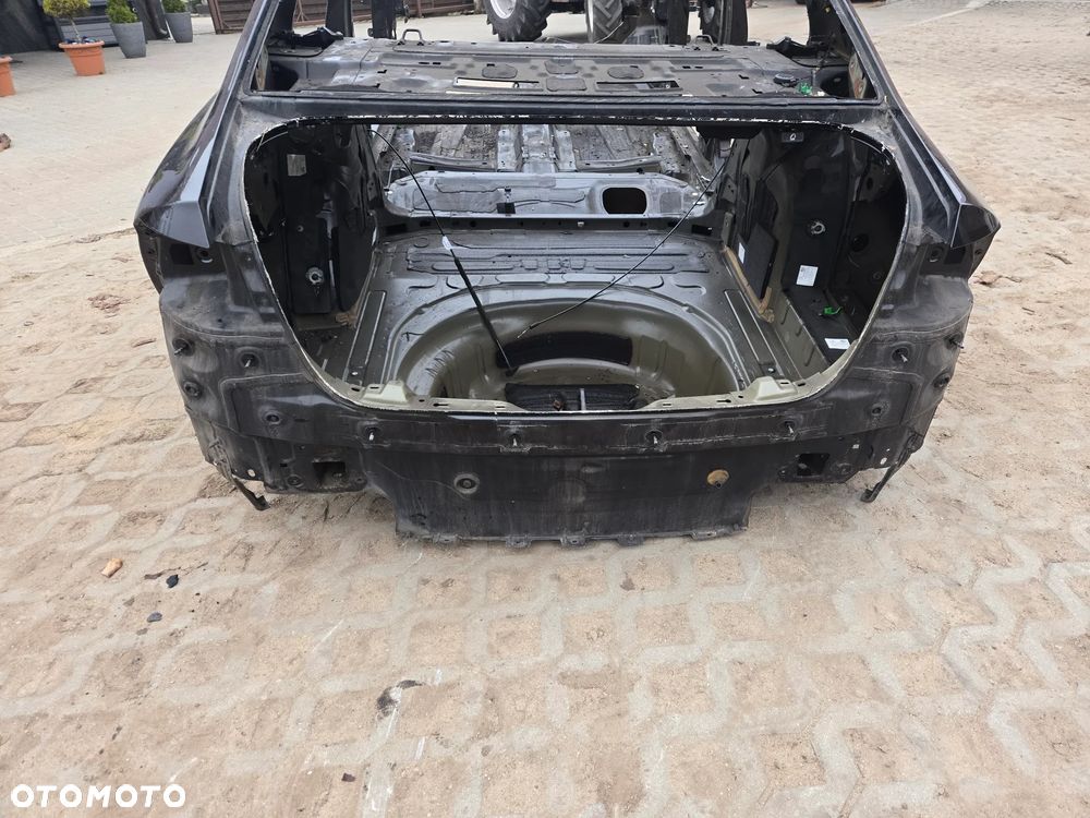 VW PASSAT B8 SEDAN BŁOTNIK ĆWIARTKA PRAWA LEWA TYŁ