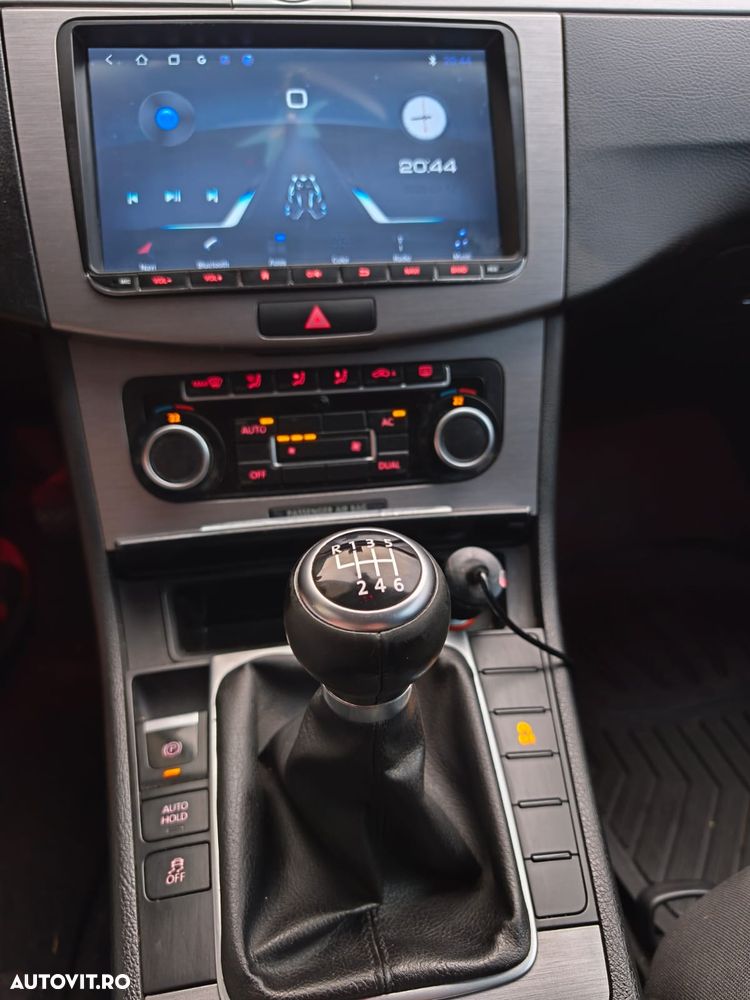 VOLKSWAGEN Passat 2011 — imagine 19
