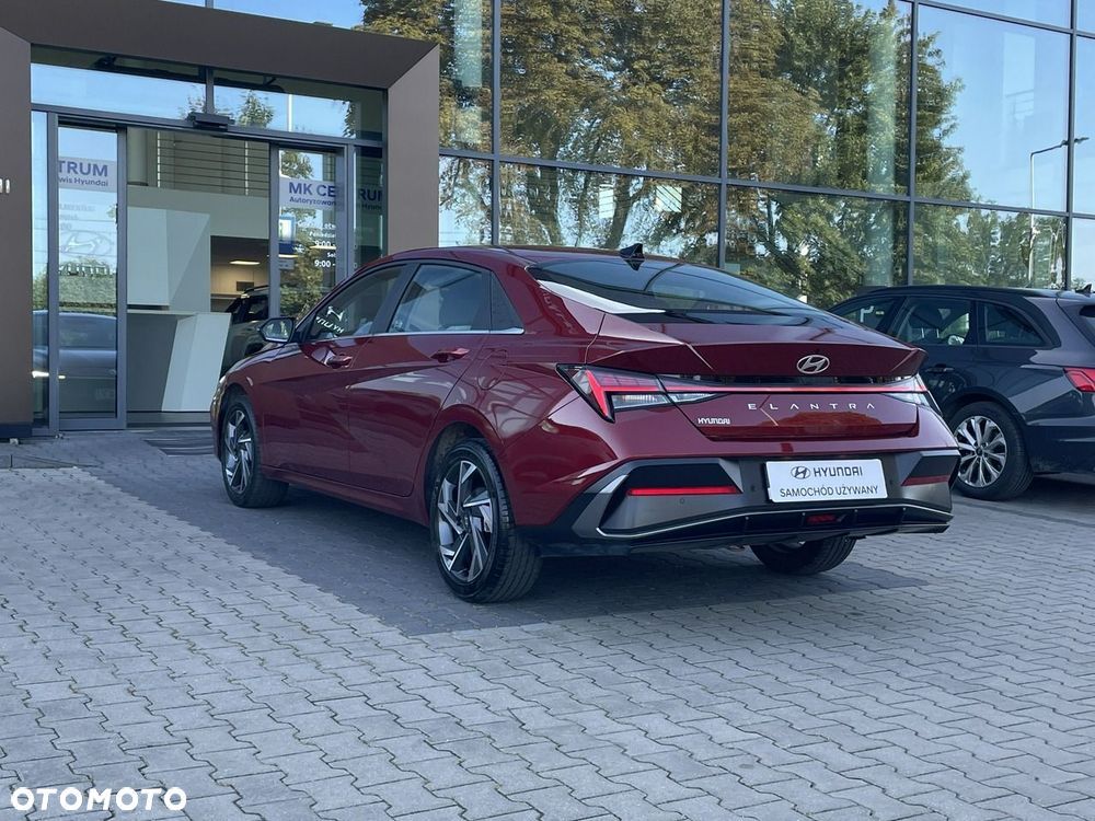 Hyundai Elantra - 10