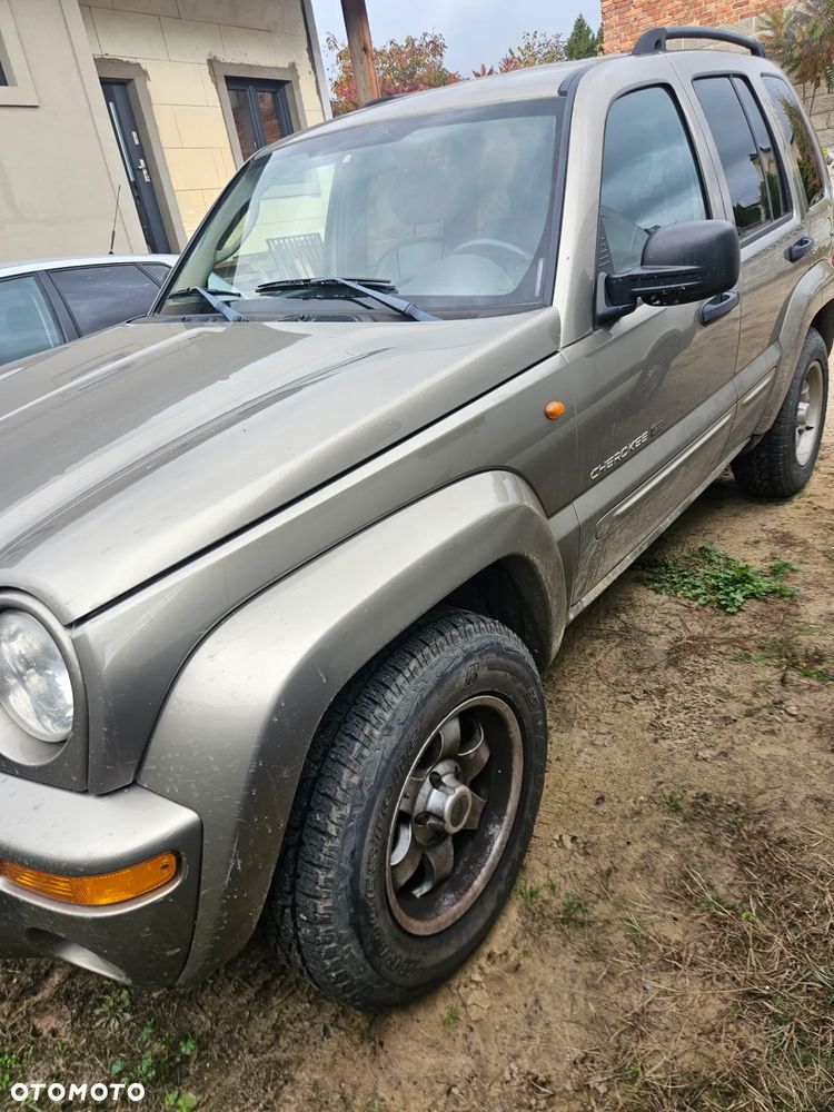 Jeep Cherokee - 1