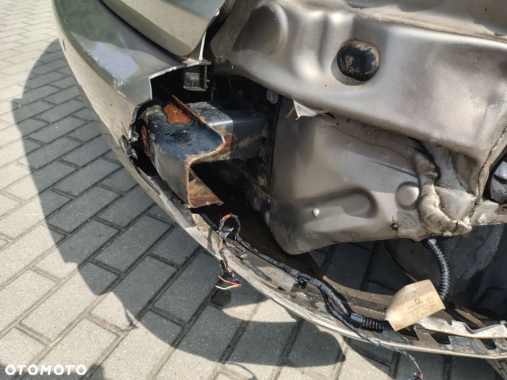 Volkswagen Touran 2.0 TDI DPF BlueMotion Technology Life - 32