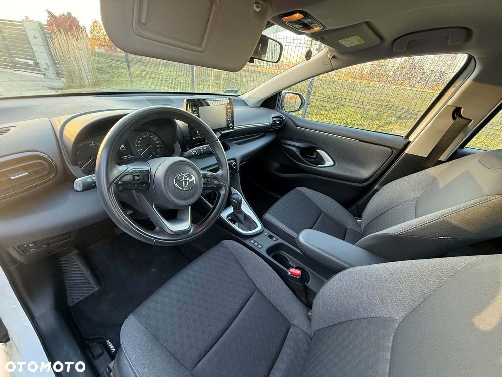 Toyota Yaris - 10