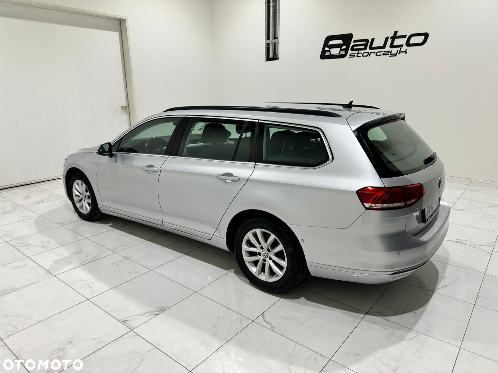 Volkswagen Passat - 8