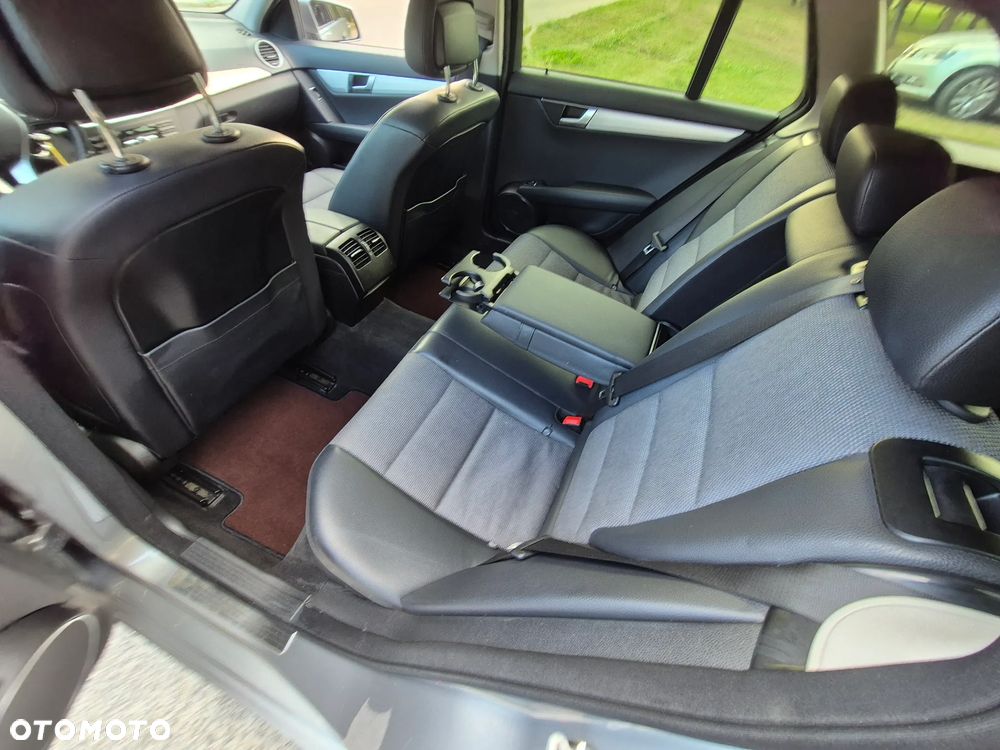 Mercedes-Benz Klasa C 180 BlueEFFICIENCY Avantgarde - 36