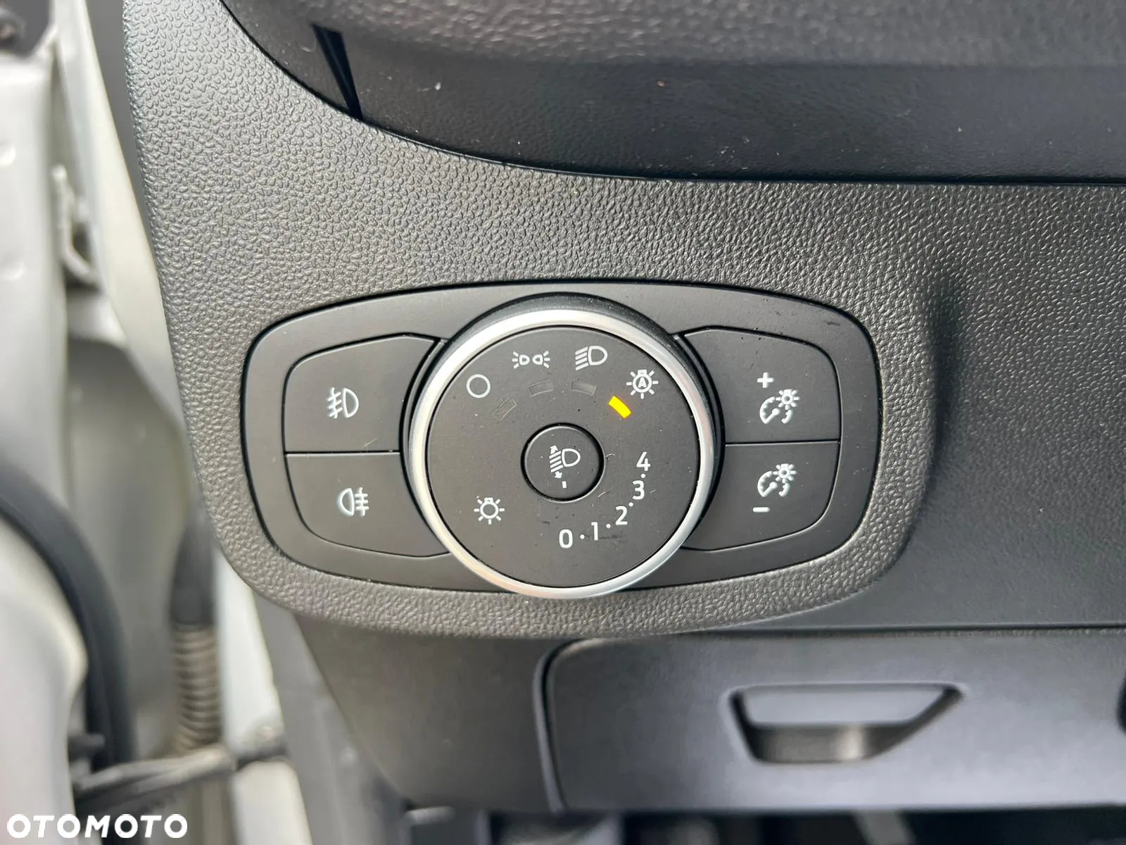 Ford Fiesta 1.0 EcoBoost S&S TITANIUM - 14