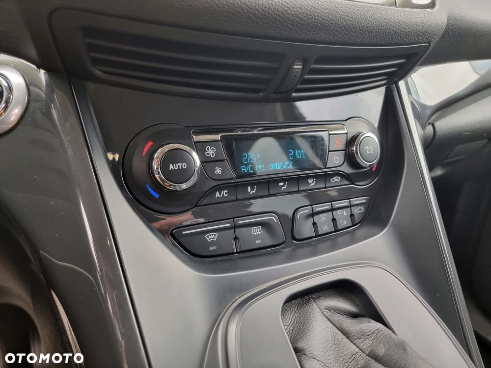 Ford Kuga 1.6 EcoBoost 4WD Titanium - 13