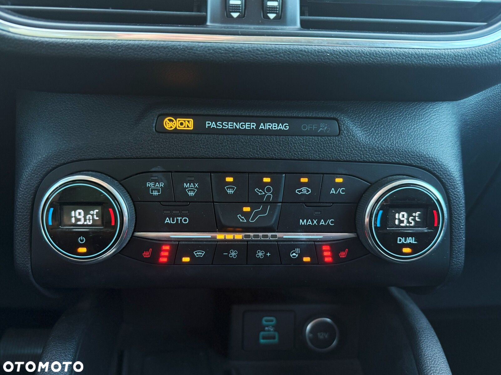 Ford Kuga - 27