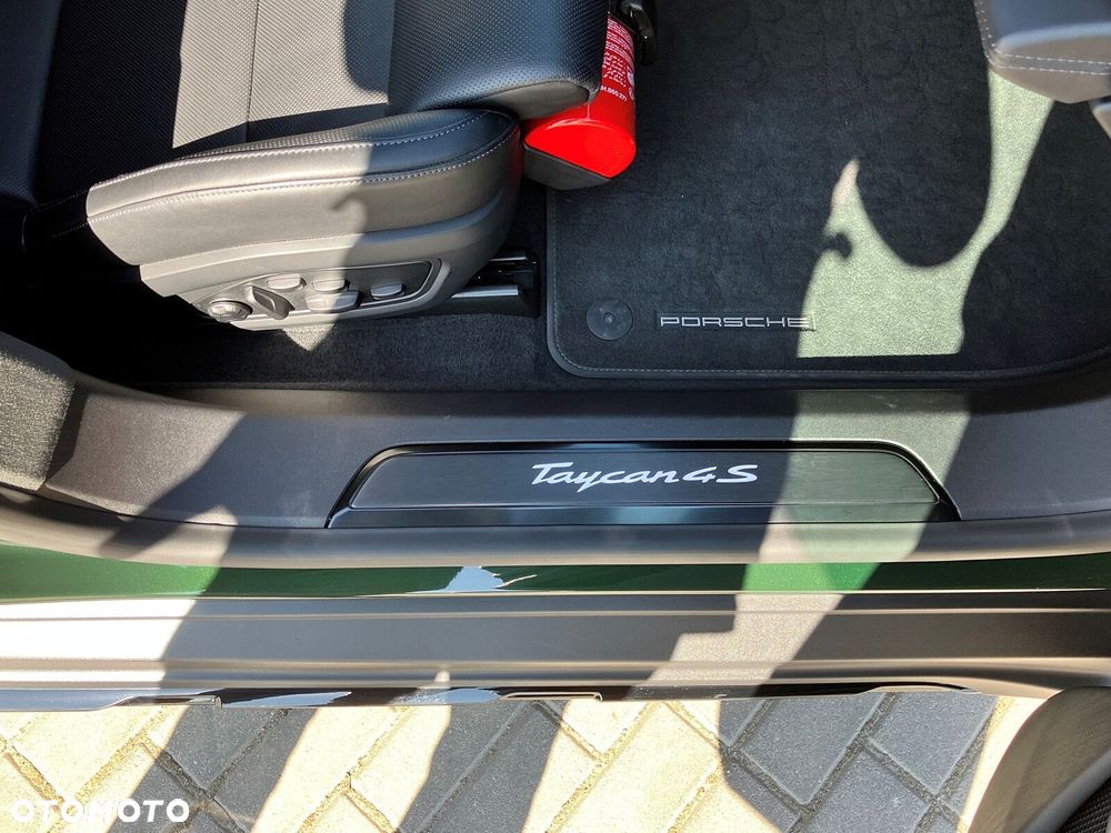 Porsche Taycan - 24
