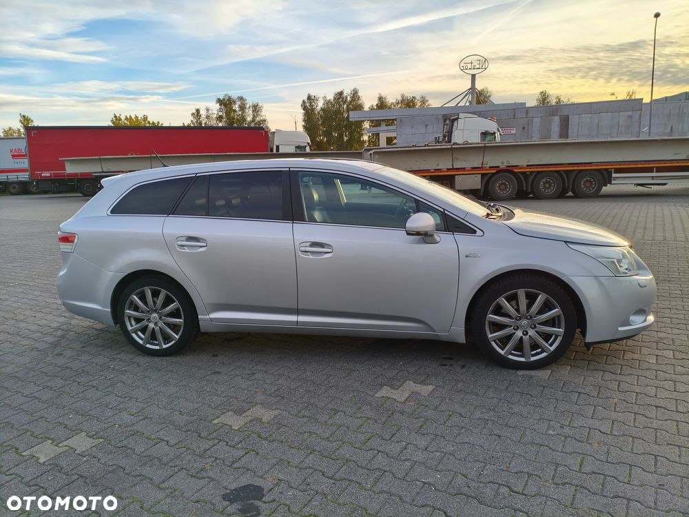Toyota Avensis - 5