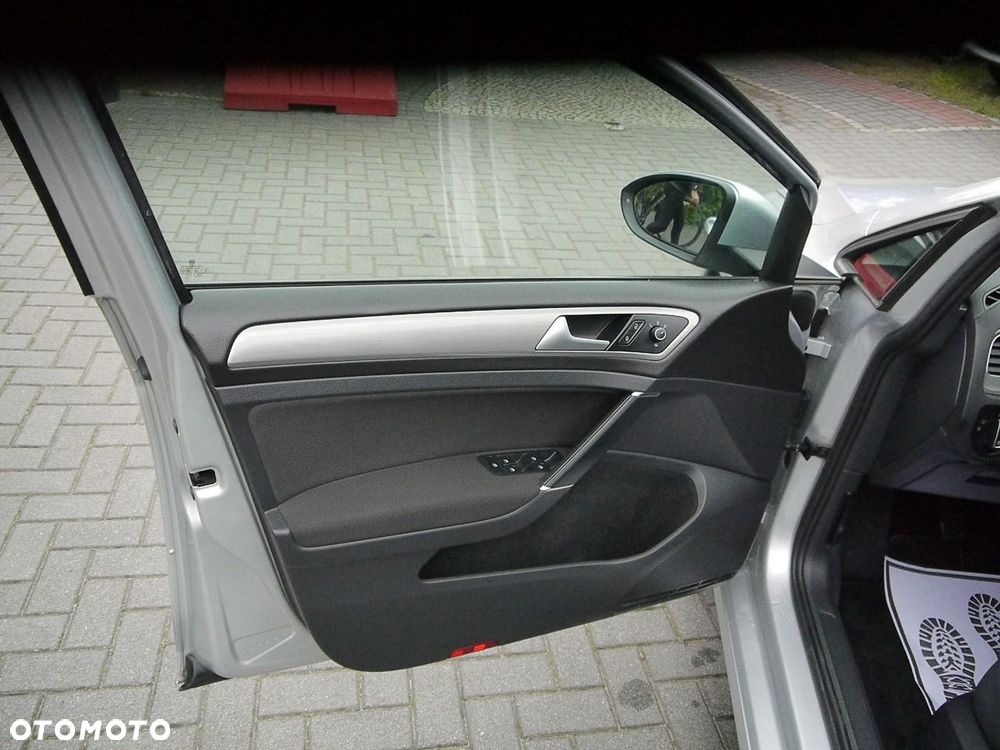 Volkswagen Golf 1.6 TDI BlueMotion Technology Comfortline - 29