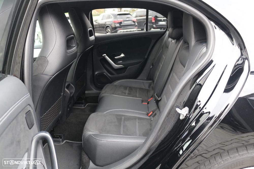 Mercedes-Benz A 250 e 8G-DCT AMG Line - 36
