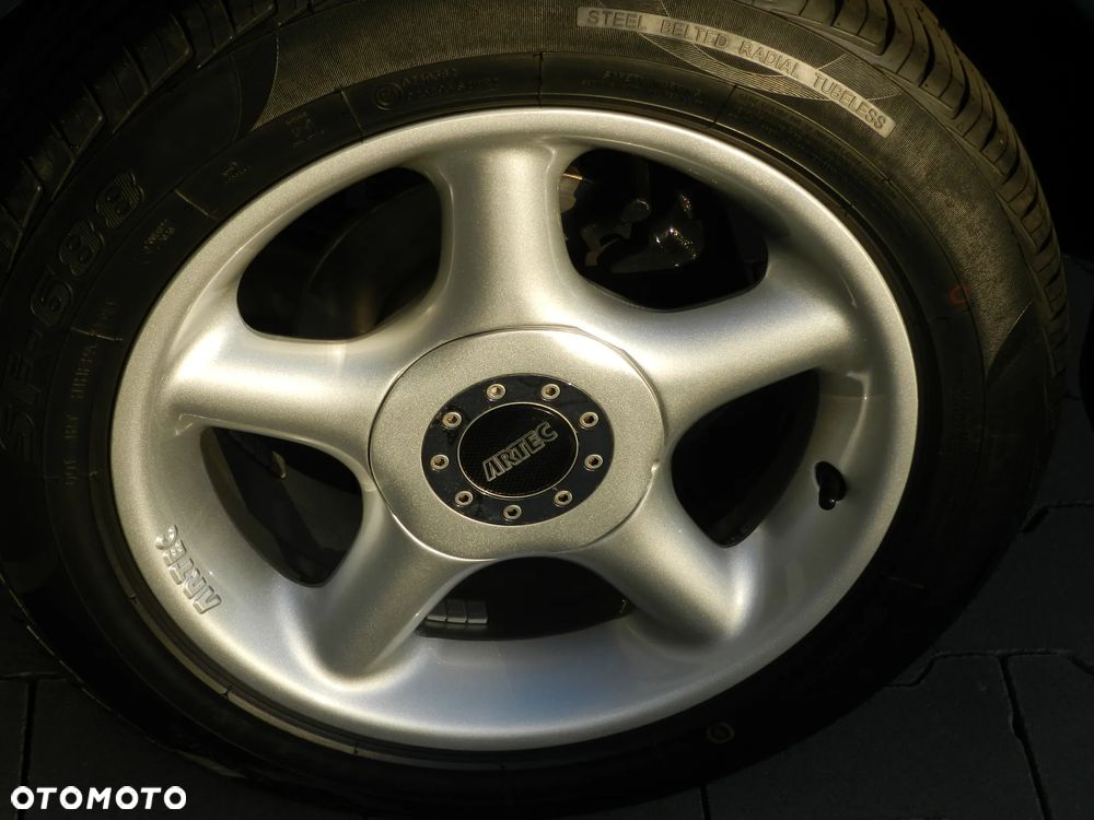 Volkswagen Passat - 15