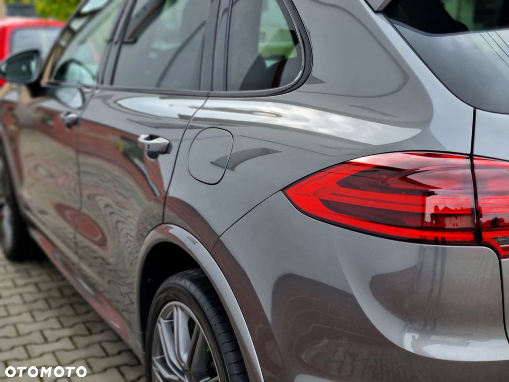 Porsche Cayenne - 8