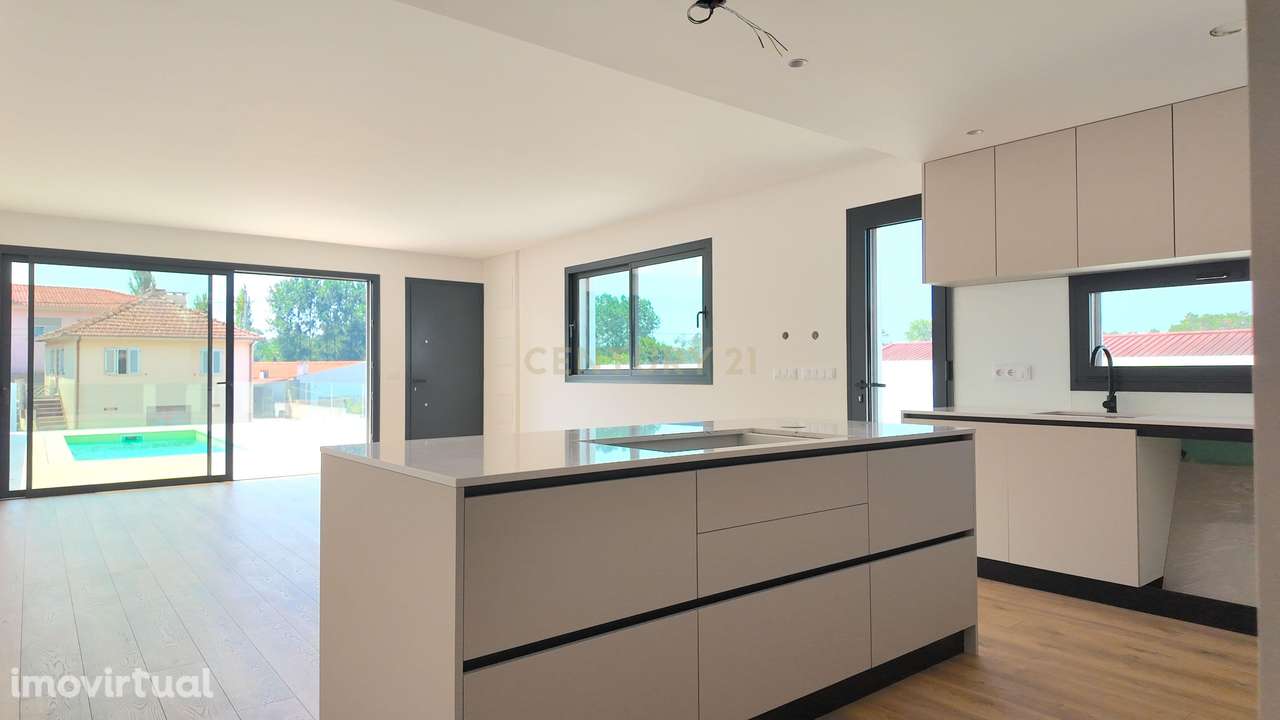 * - Grande imagem: 3/33