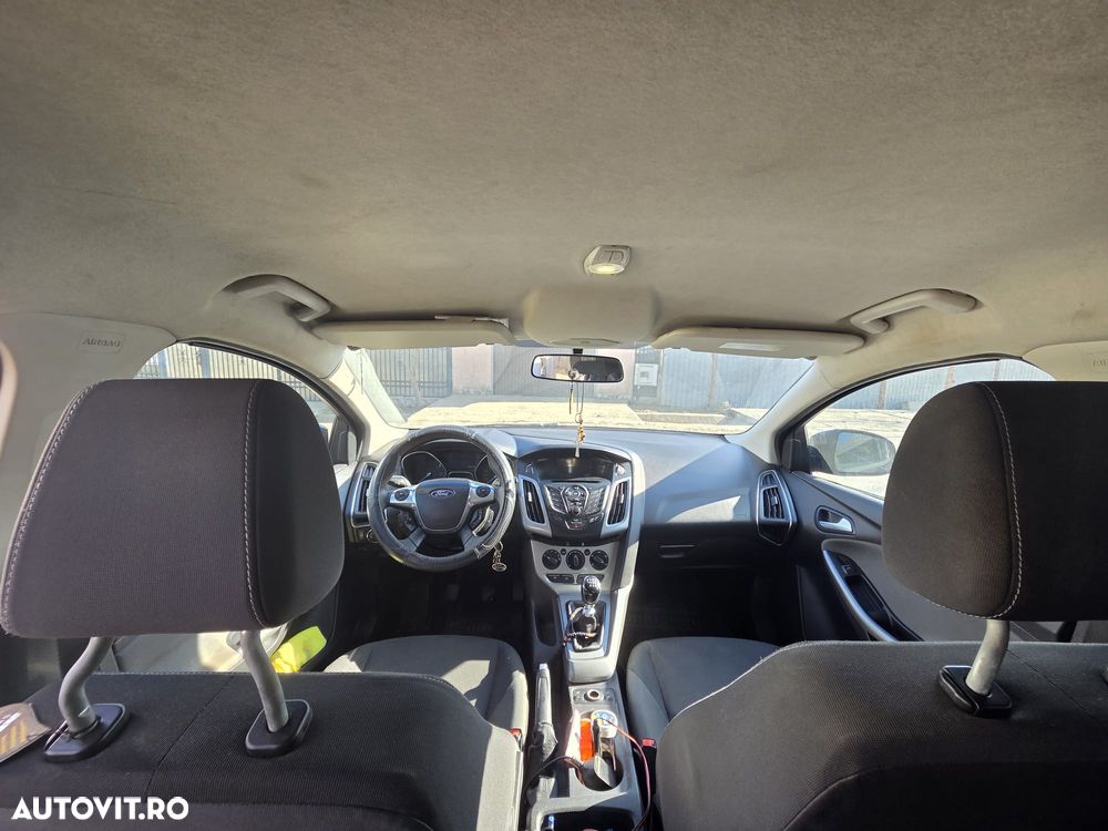 Ford Focus 1.6 TDCI DPF Trend - 8