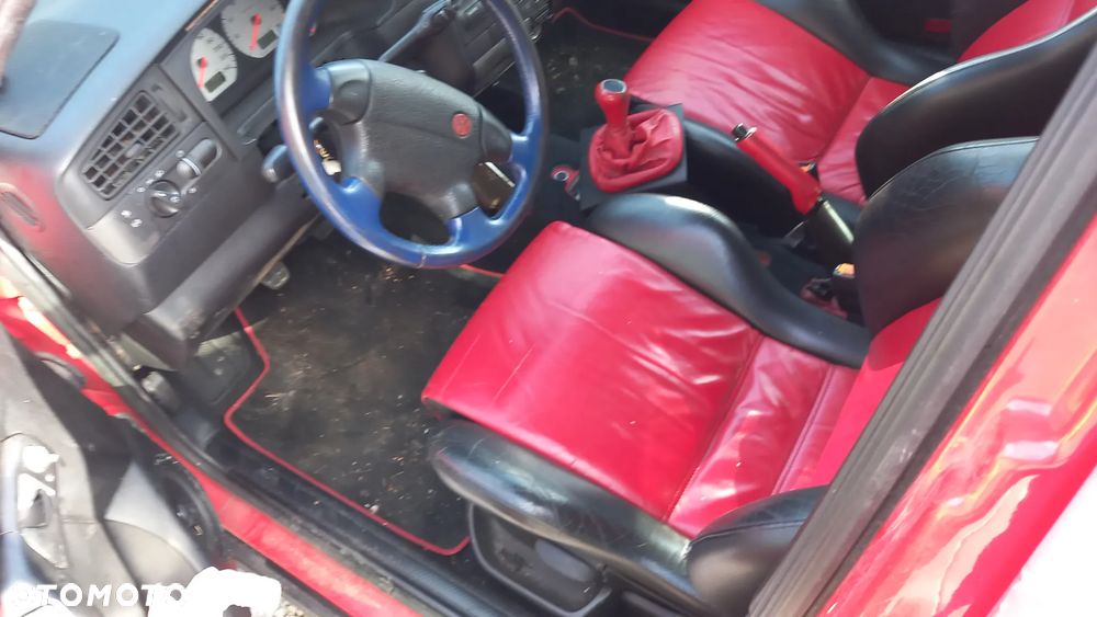 Volkswagen Golf - 10