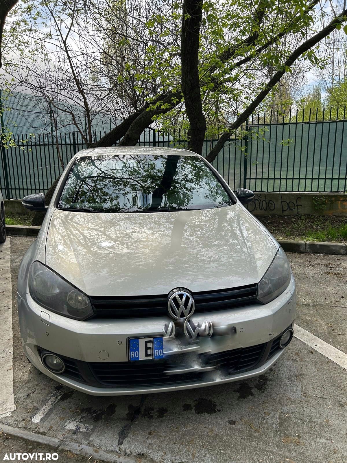 Volkswagen Golf - 1