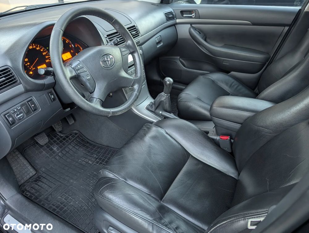 Toyota Avensis 2.0 VVT-i Prestige - 17