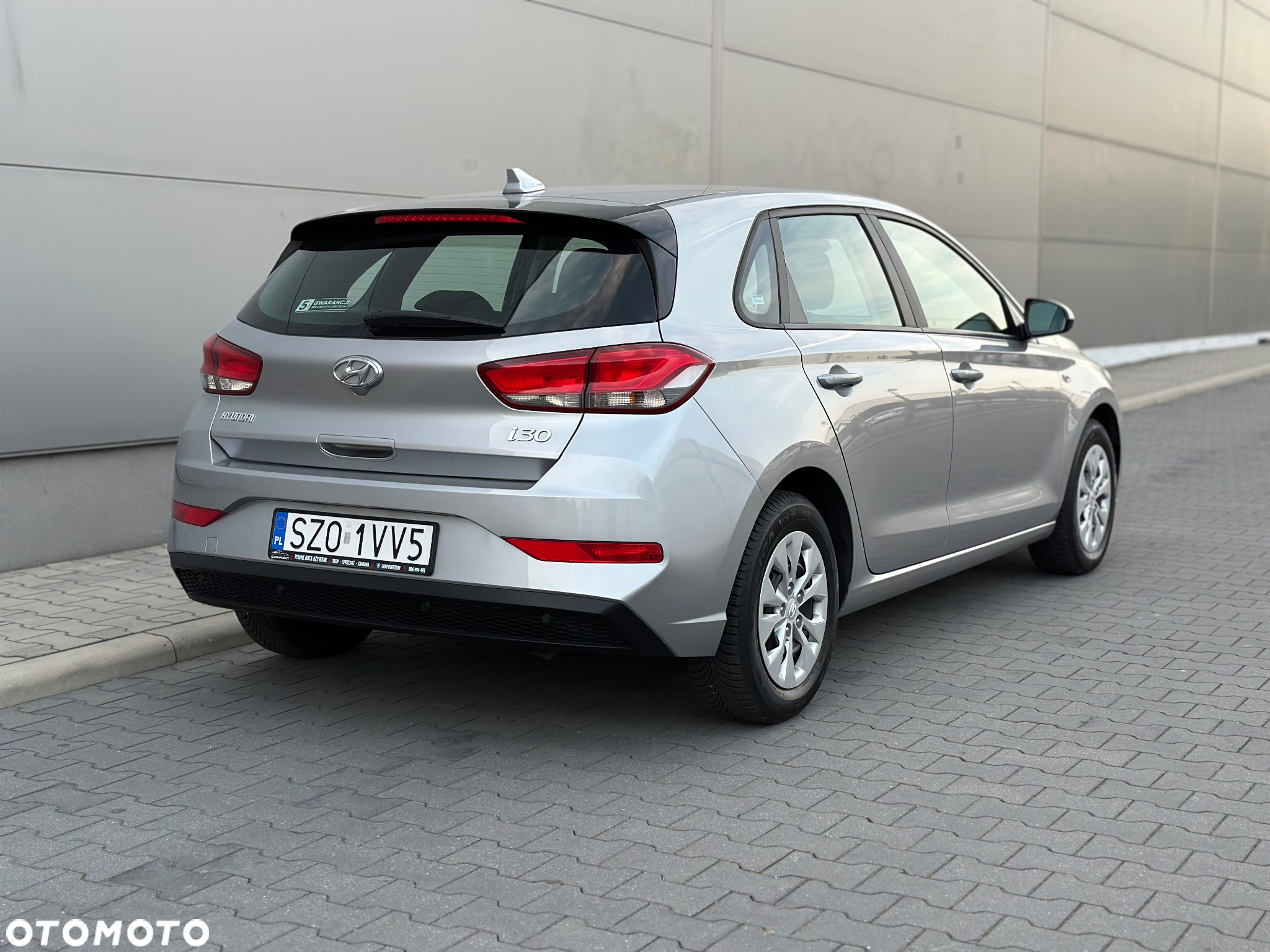 Hyundai i30 1.5 DPI Classic + - 5