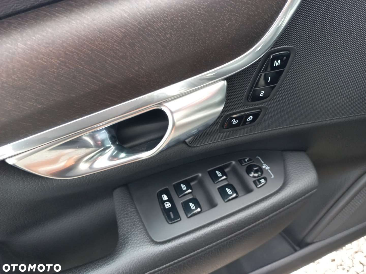 Volvo V90 Cross Country - 11