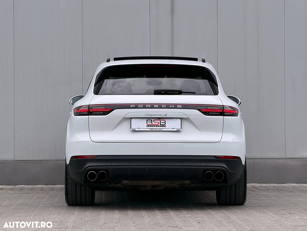 Porsche Cayenne S - 8