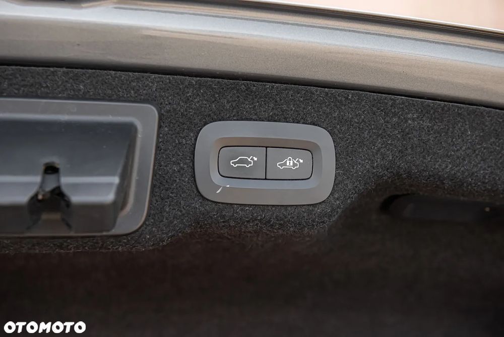 Volvo S90 D4 R-Design - 28
