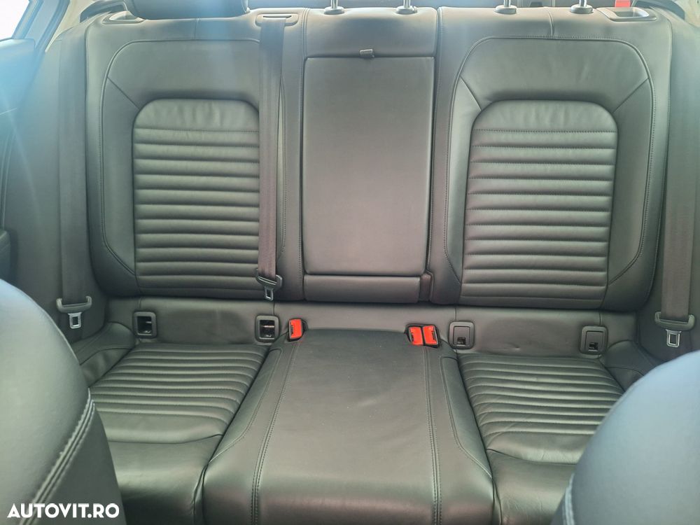 Volkswagen Passat 2.0 TDI DSG Highline - 13