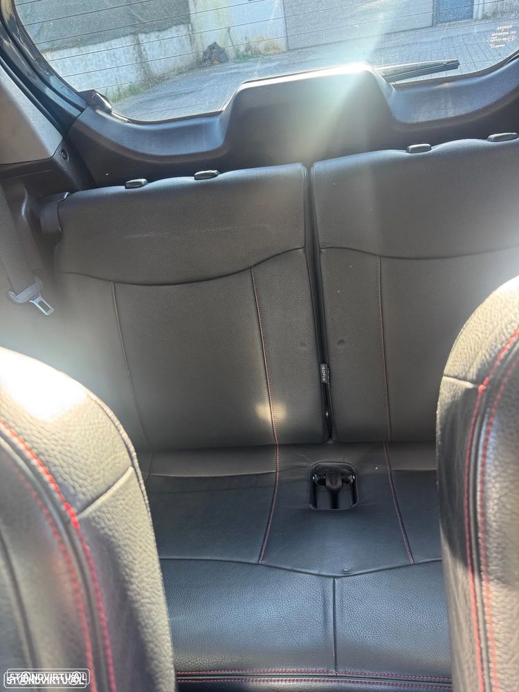 Toyota iQ 1.4 D-4D 2 EP+NAVI+Bluetooth - 27