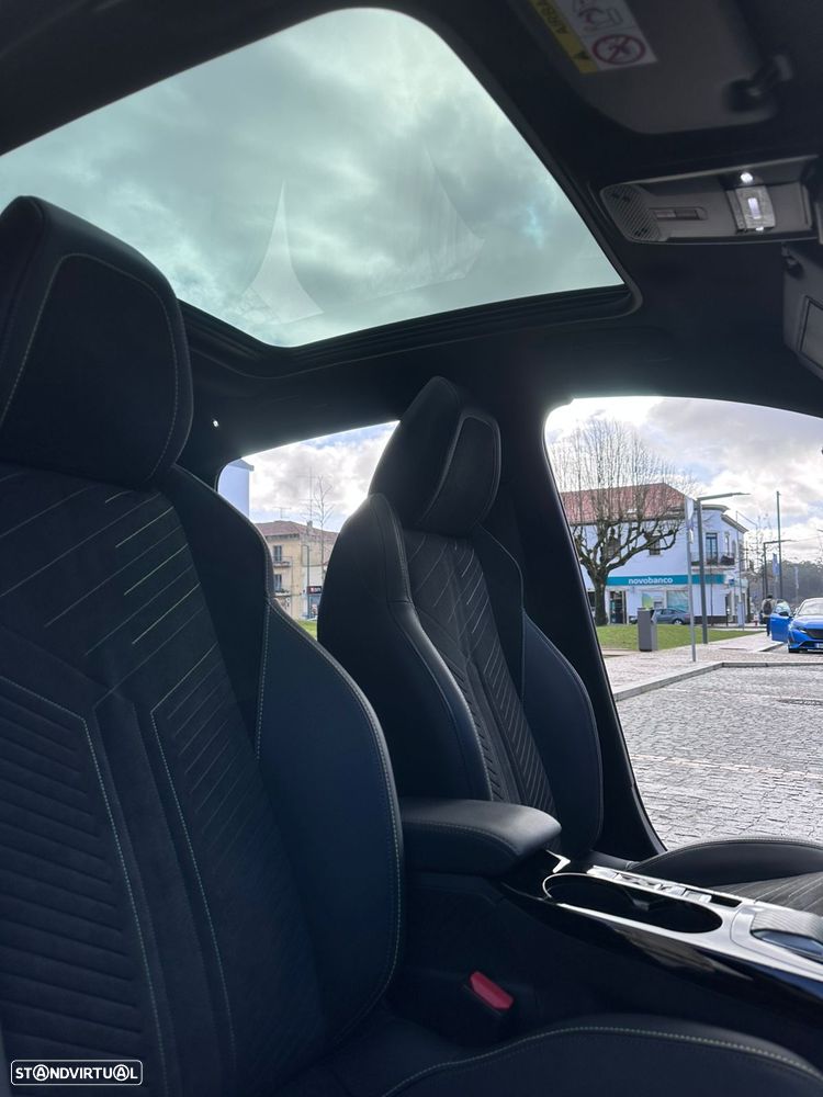 Peugeot e-208 GT - 26