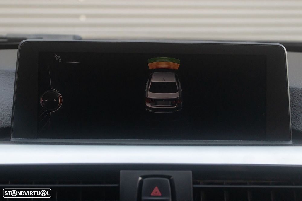 BMW 320 d Auto Pack M - 11