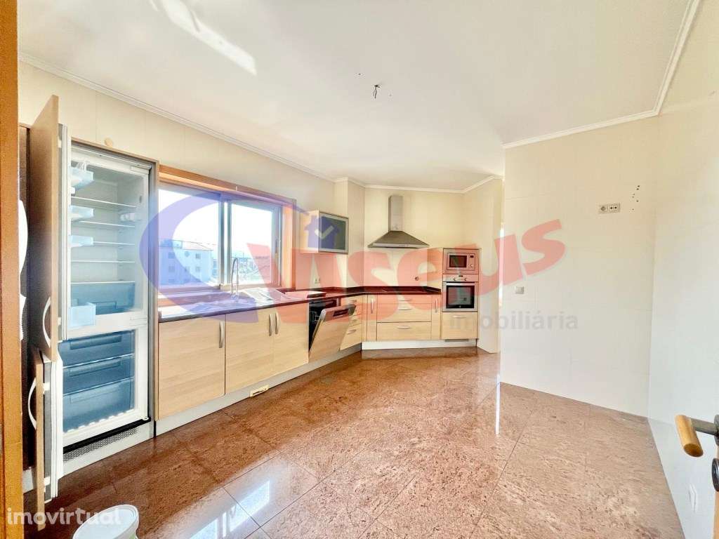 Andar Moradia T3 Próximo à Praia - Grande imagem: 4/37