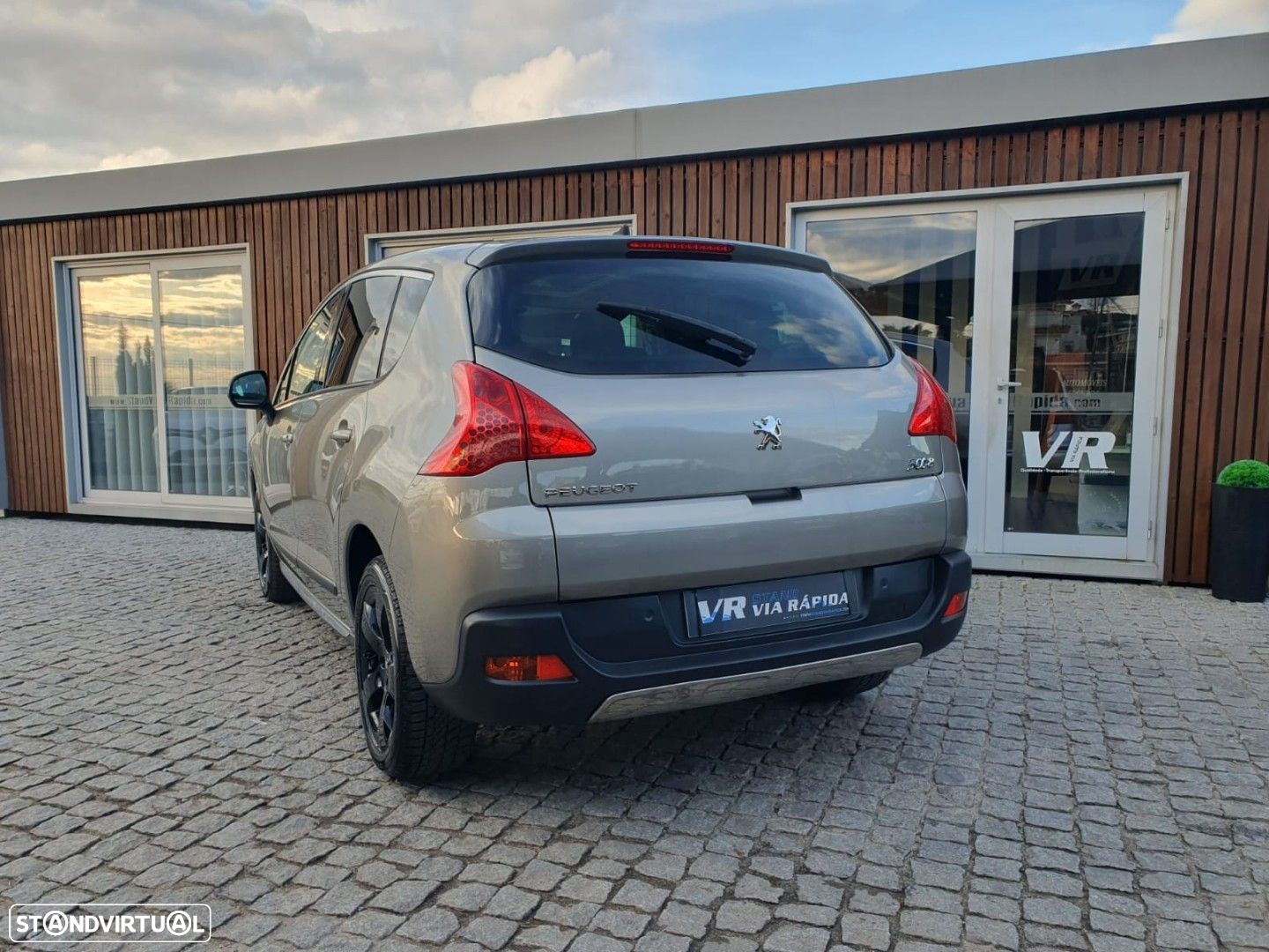 Peugeot 3008 1.6 HDi Sport JLL18 - 23