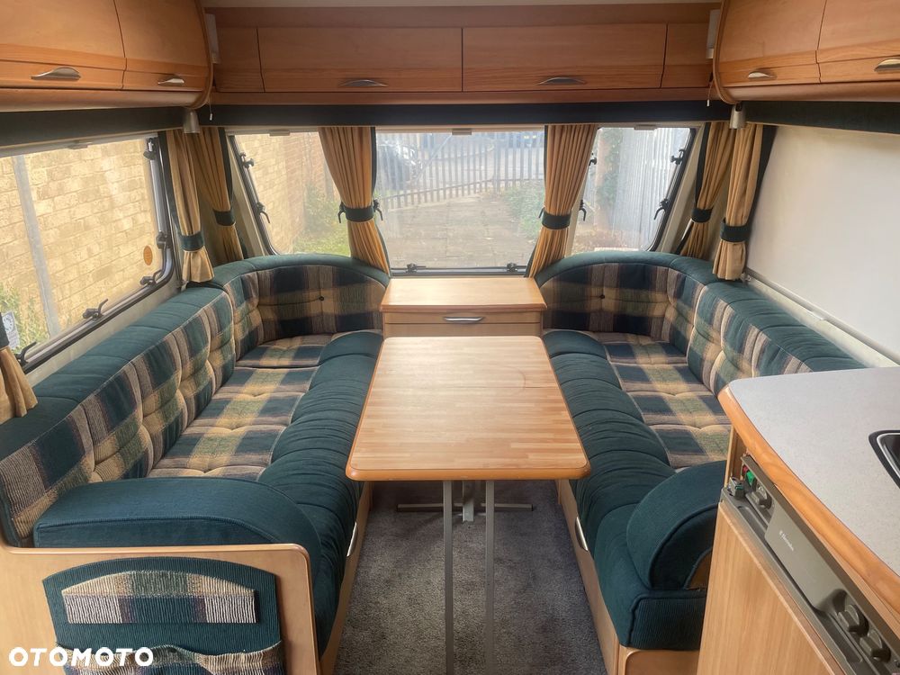 SWIFT Conqueror 645 Lux - 25