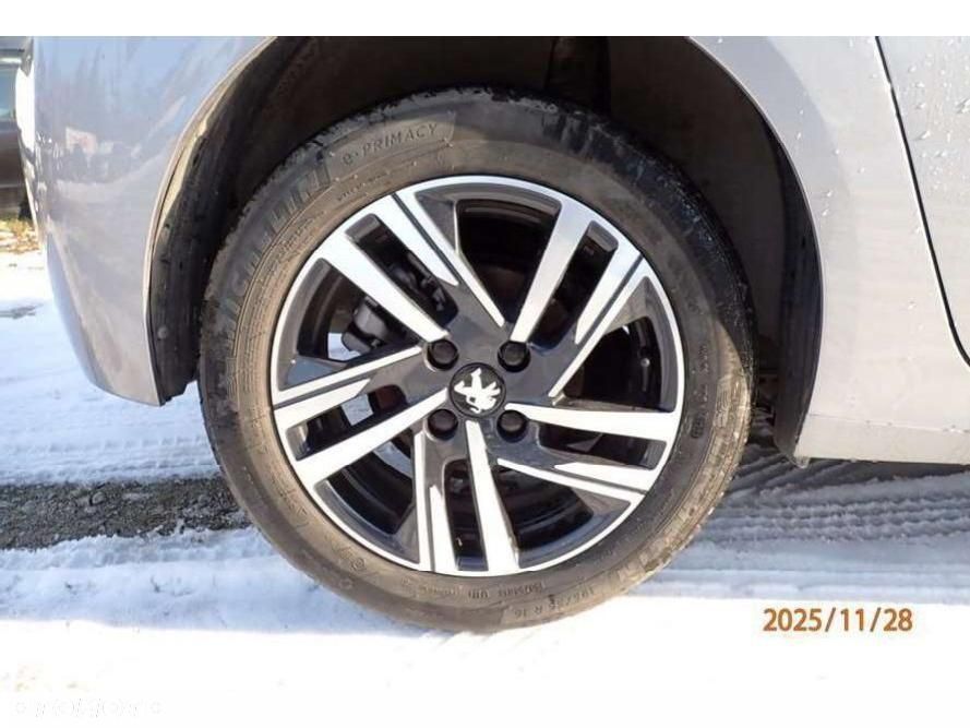 Peugeot 208 - 18