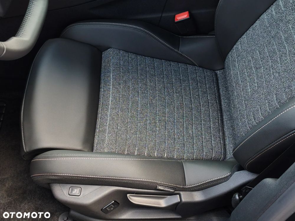 Peugeot 5008 1.6 PHEV 225 Allure S e-DCS7 - 23