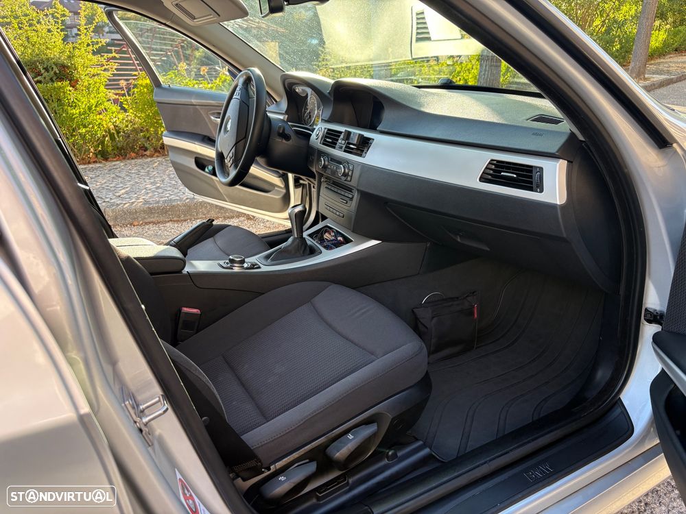 BMW 320 d Navigation Sport - 7
