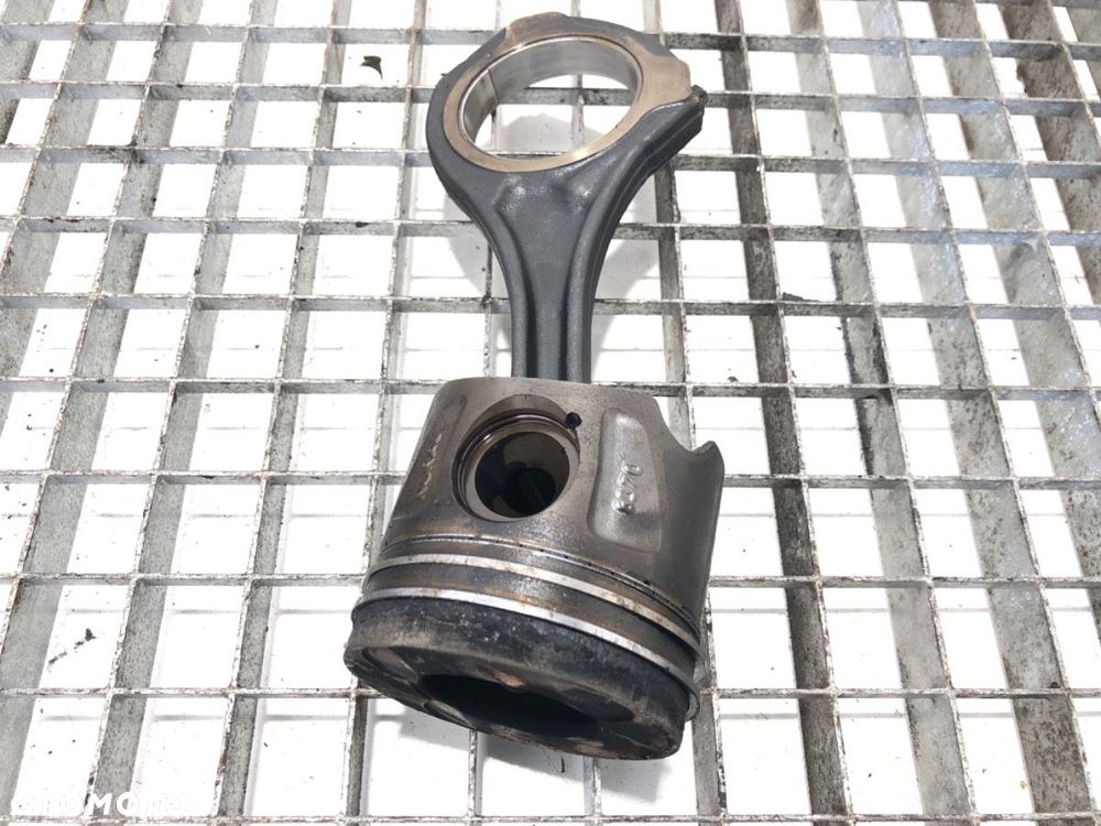 TŁOK Z KORBOWODEM - 152.00 PLN - MERCEDES-BENZ SPRINTER 3,5-t Skrzynia (B906) 2006 - 2022 319 CDI / - 2