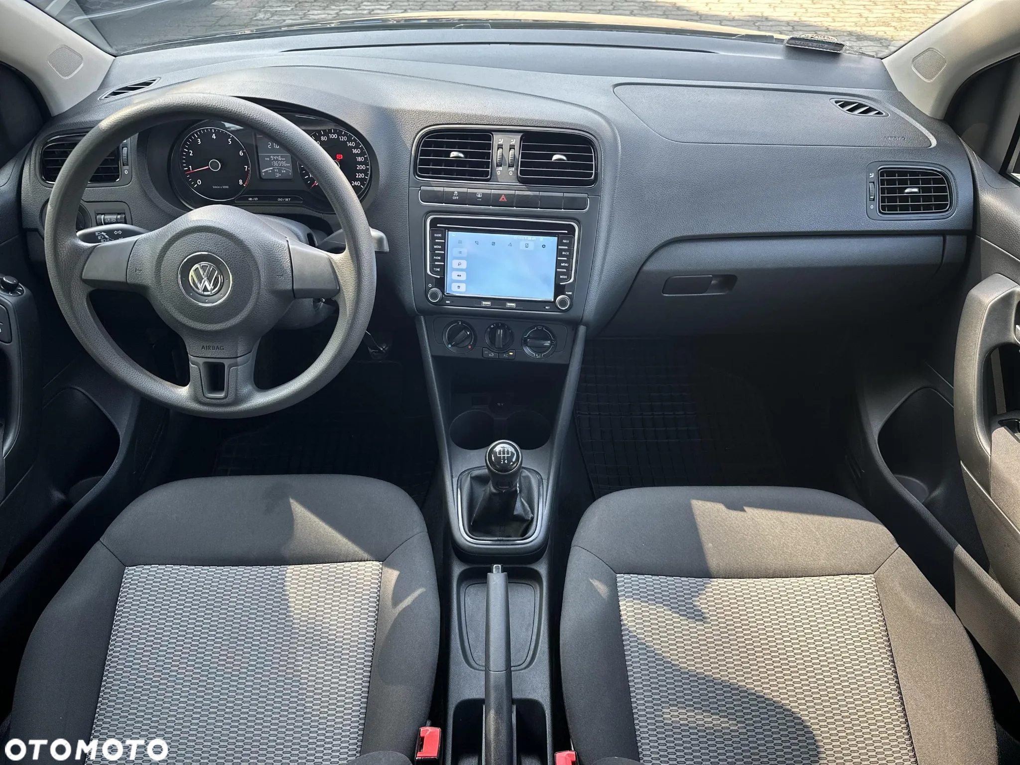 Volkswagen Polo 1.4 16V Trendline - 11