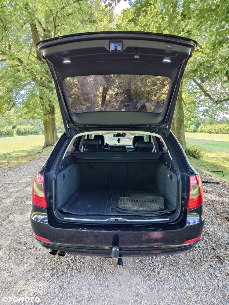 Skoda Superb 2.0 TDI Elegance DSG - 14