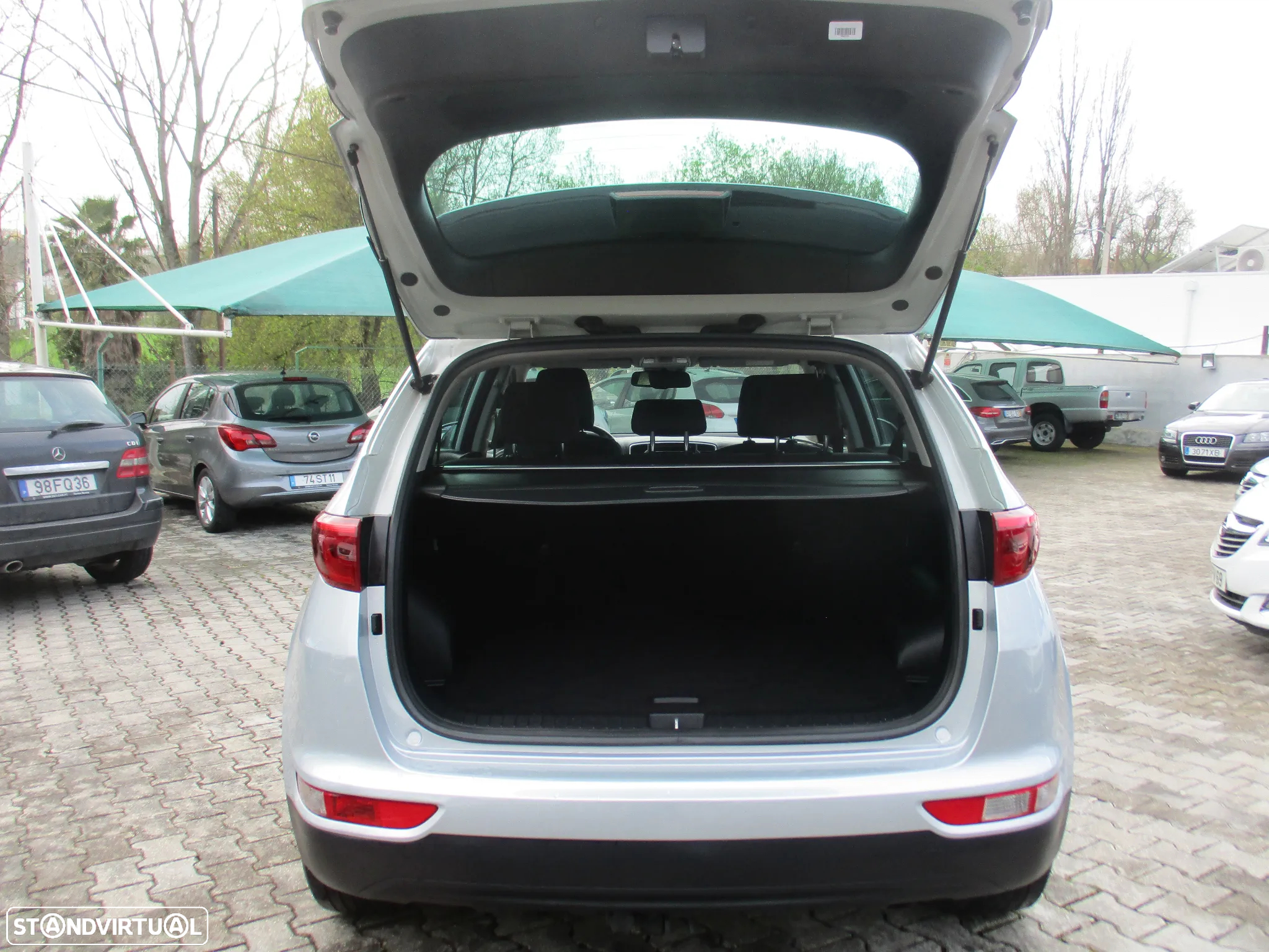 Kia Sportage 1.7 CRDi ISG LX - 24