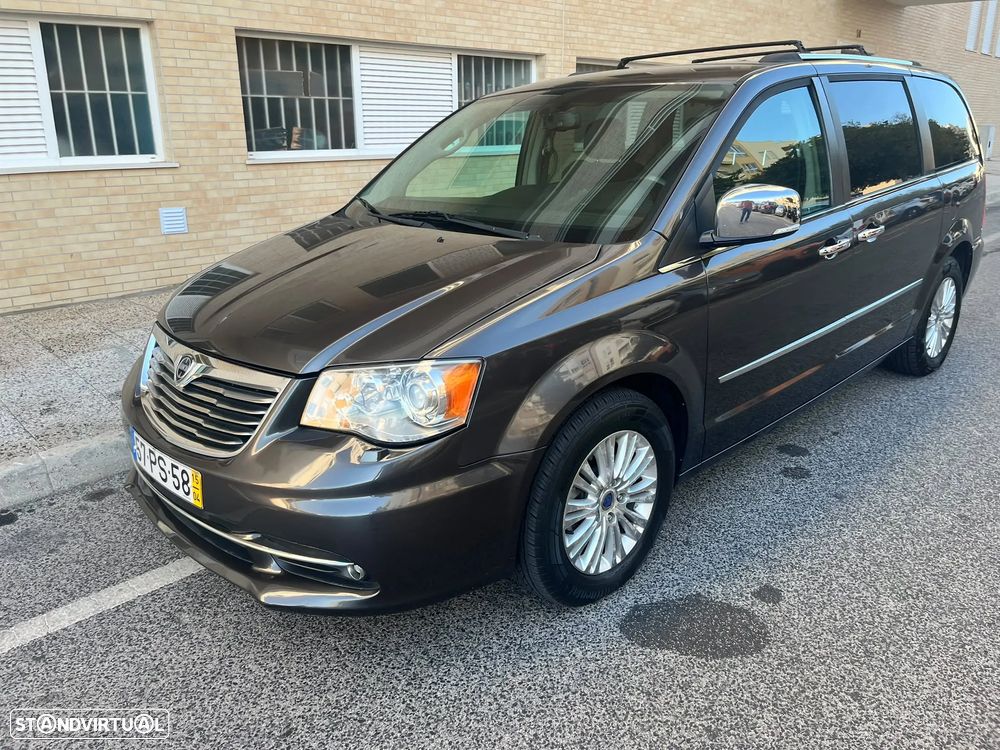 Lancia Voyager 2015 photo 3