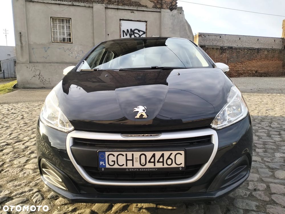 Peugeot 208 - 1