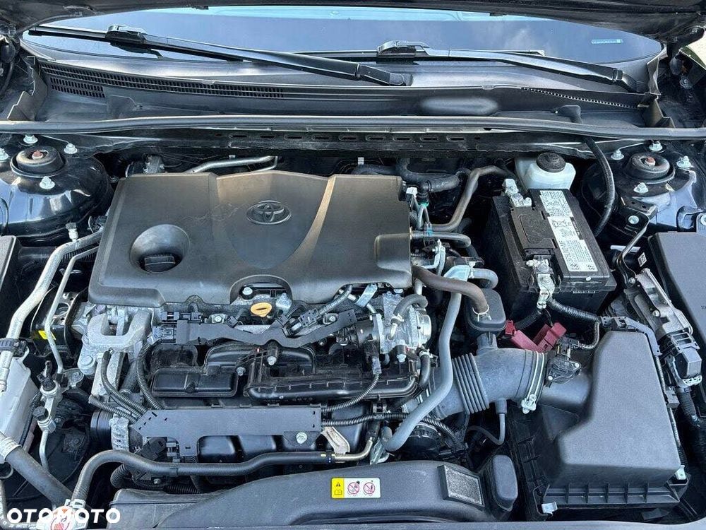 Toyota Camry 2.5 Hybrid Comfort CVT - 22