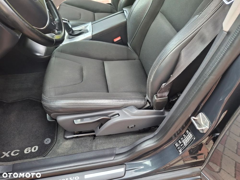Volvo XC 60 D3 Drive-E Momentum - 35