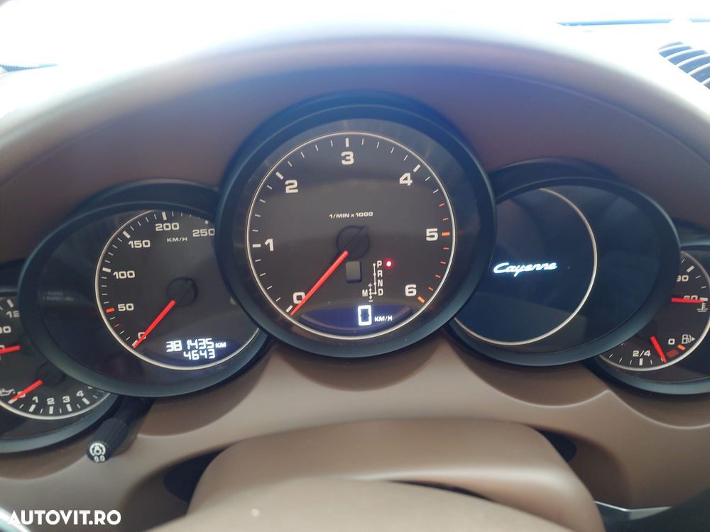 Porsche Cayenne - 4