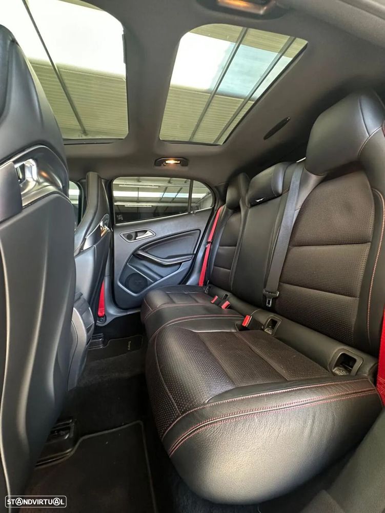 Mercedes-Benz GLA 45 AMG 4-Matic - 24