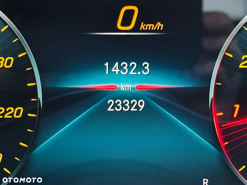 Mercedes-Benz Klasa B 200 AMG Line 7G-DCT - 32