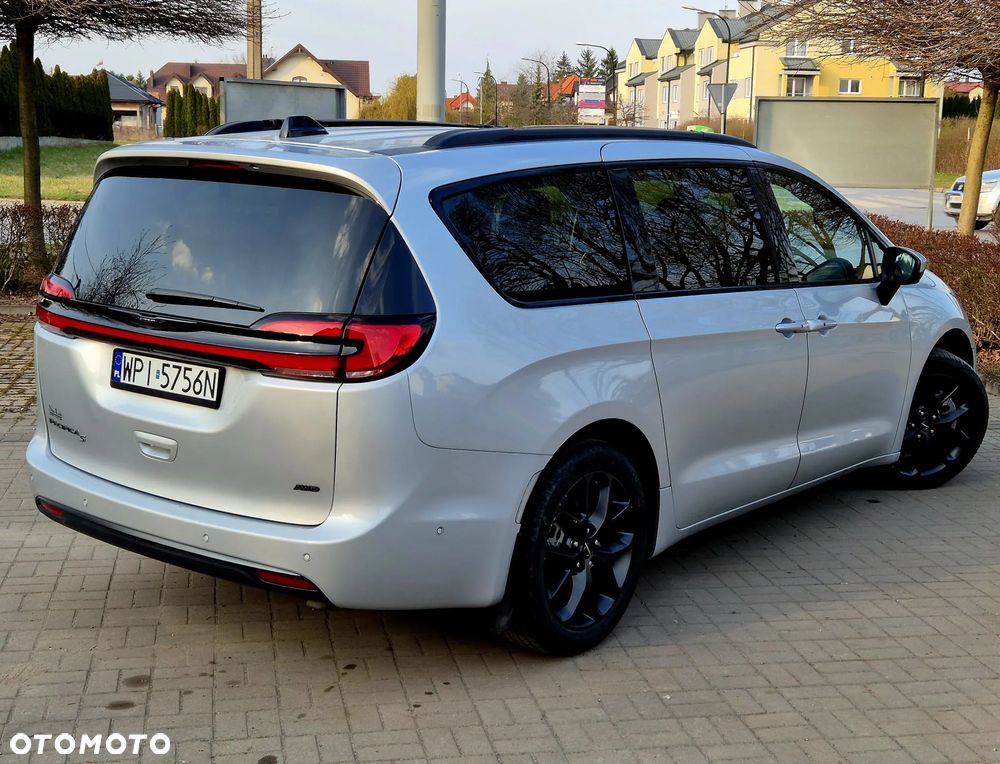 Chrysler Pacifica - 6