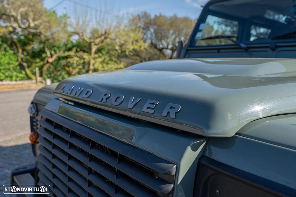 Land Rover Defender - 4