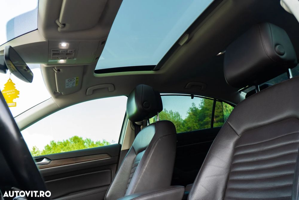 Volkswagen Passat - 11